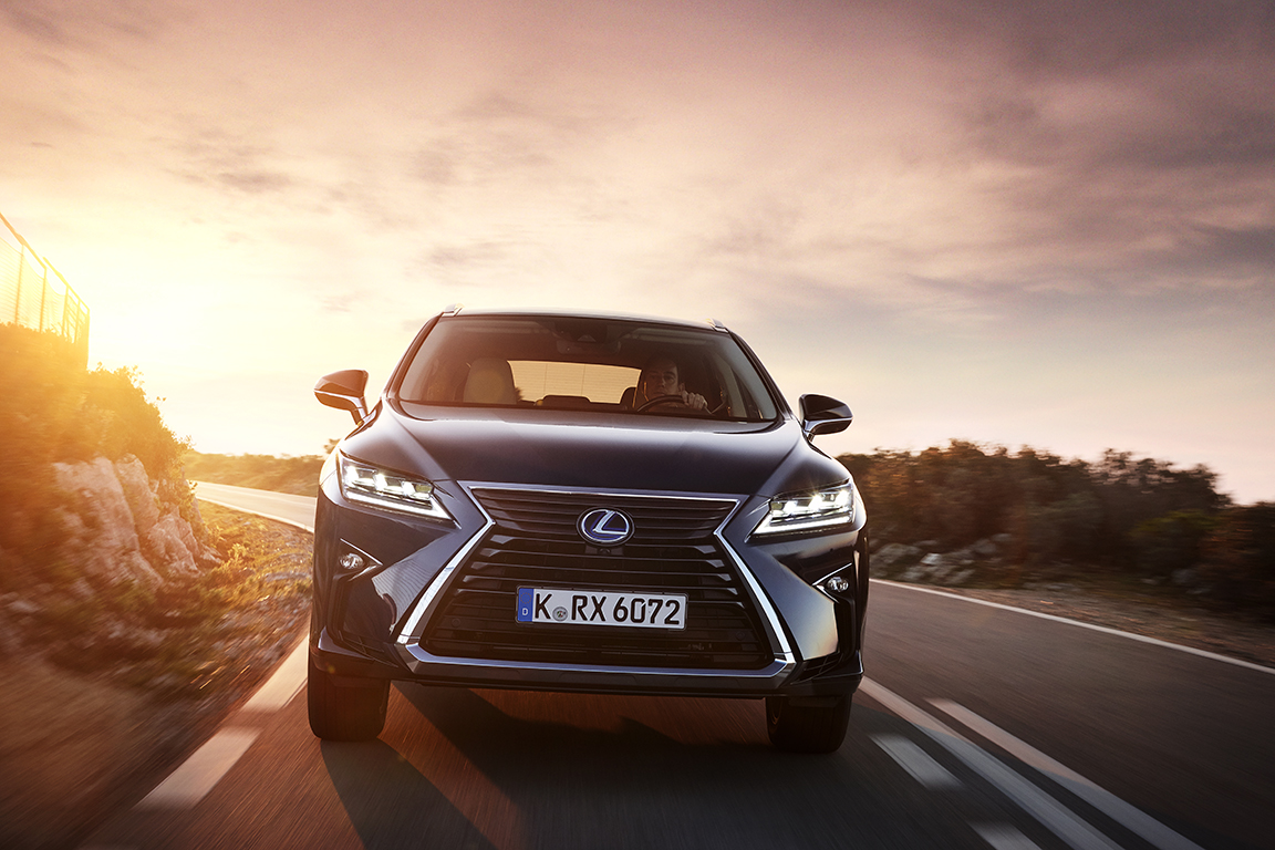 Lexus RX: Внеземная цивилизация