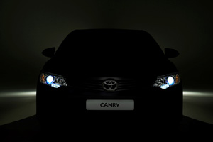 Обновленный Toyota Camry на автосалоне в Москве