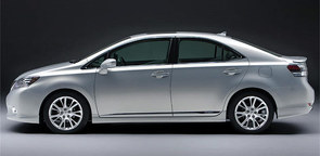 Гибрид Lexus HS 250h начнут продавать уже летом
