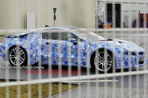 BMW тестирует новый суперкар i8