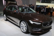 Volvo привезла в Женеву огромный универсал и гибридный седан