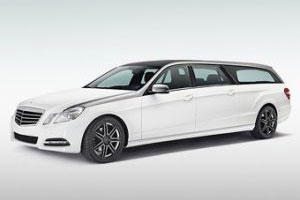 Из Mercedes-Benz E-Class сделали “катафалк”