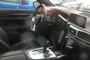 Фотографии интерьера BMW 5-Series нового поколения