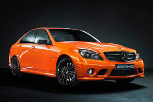 Оранжевый Mercedes приехал на родину кенгуру 